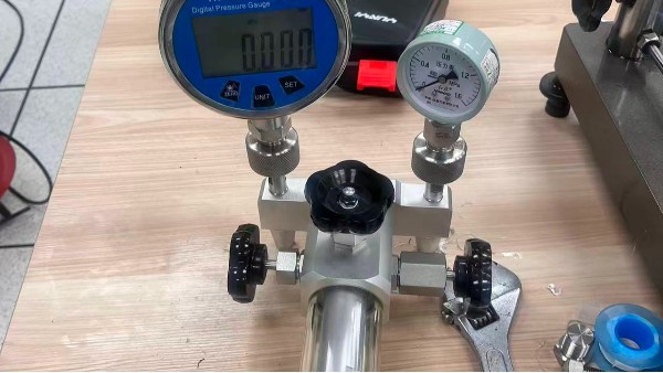压力表该怎么校准